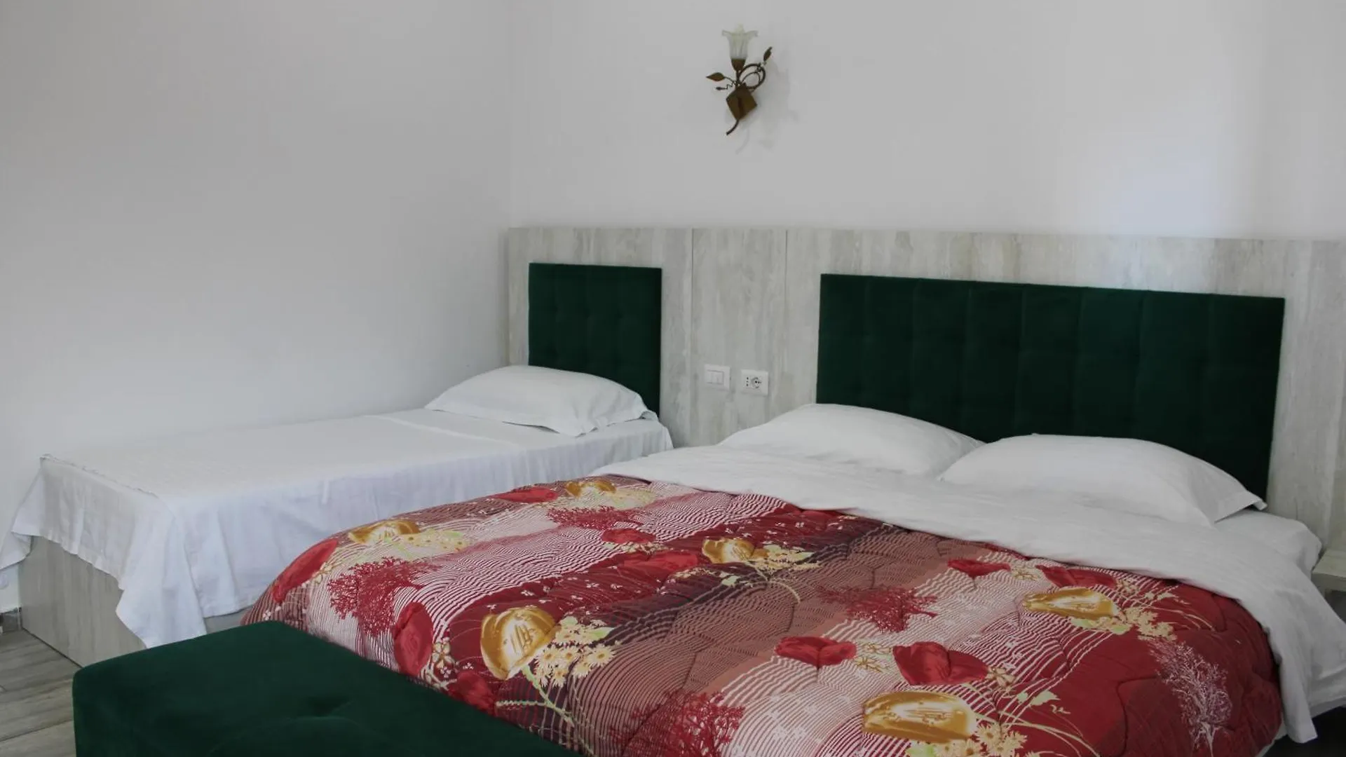 Kompleksi Jakaj Velipojë 3*,  Albania