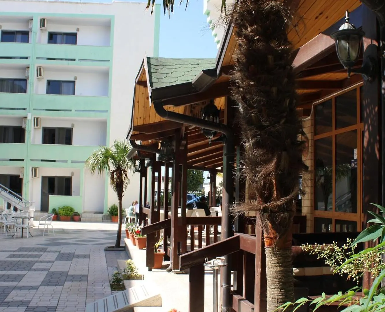Kompleksi Jakaj Velipojë Hotel
